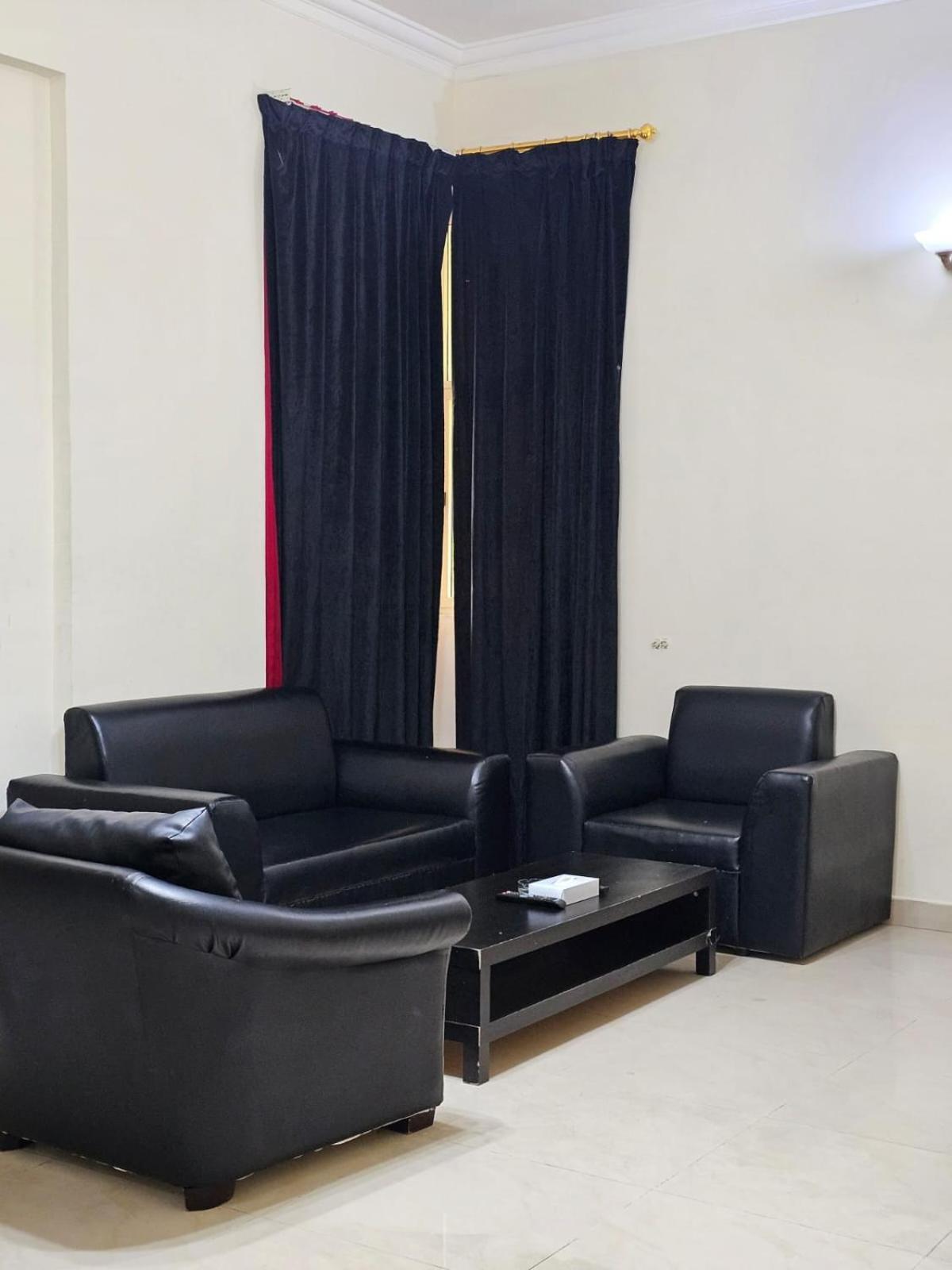 Al Sahab Tower Apartment *